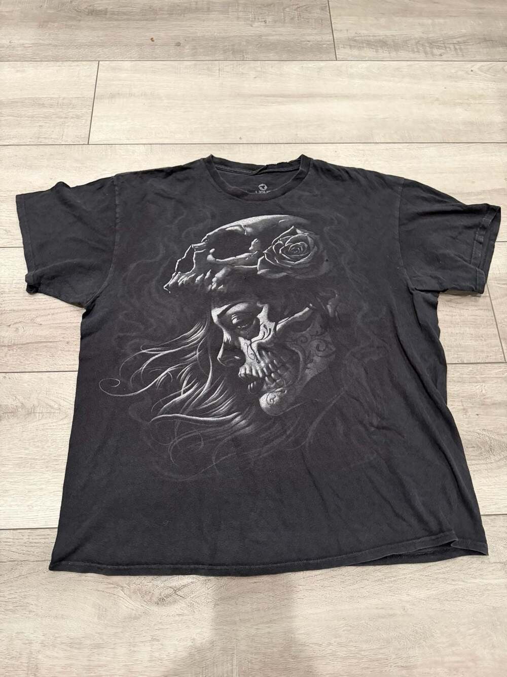 Liquid Blue Skull and Rose Day of the Dead Sugar Skull Graphic T-Shirt XL